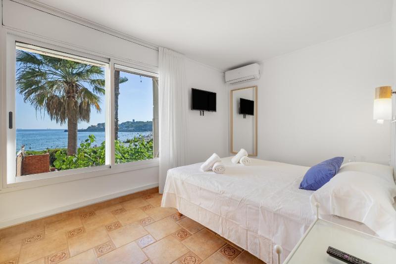 Mora Beach - image 27
