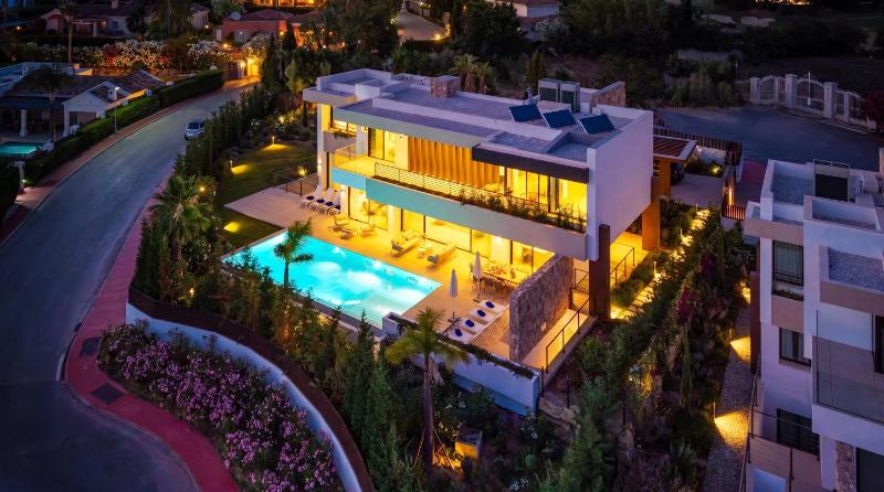 VACATION MARBELLA I Villa The Address Brand-New Villa Private Turquoise Pool 6BDR Prime Golf Valley Location Minutes from Puerto Banus Luxury Interiors Private GYM Lounge Bar - image 25