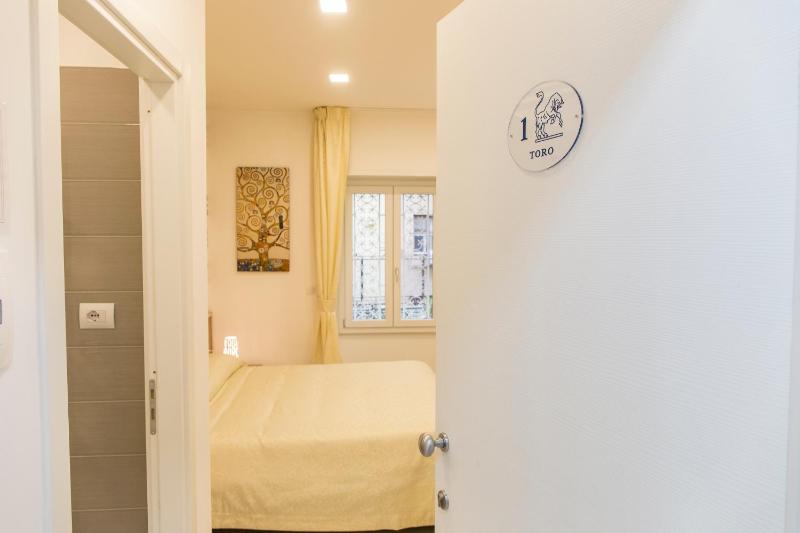 Double Room with Spa Bath image 2