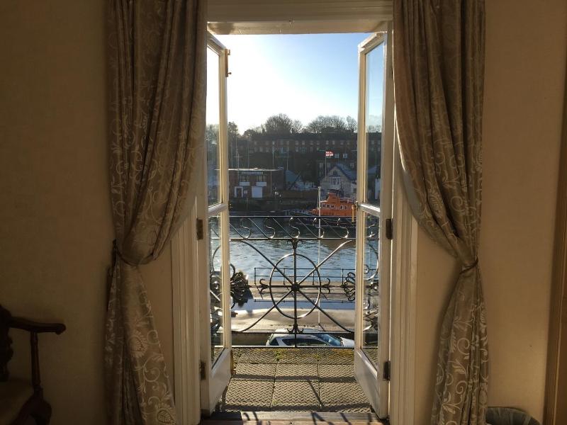 Double Room with Balcony and Harbour View image 4