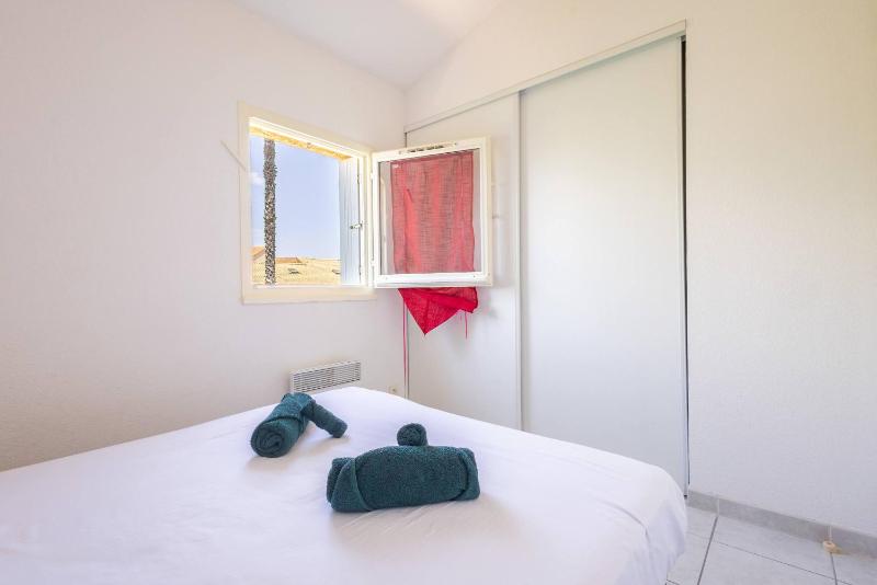 Pavillon pour 4 personnes dans une résidence avec piscine - image 15