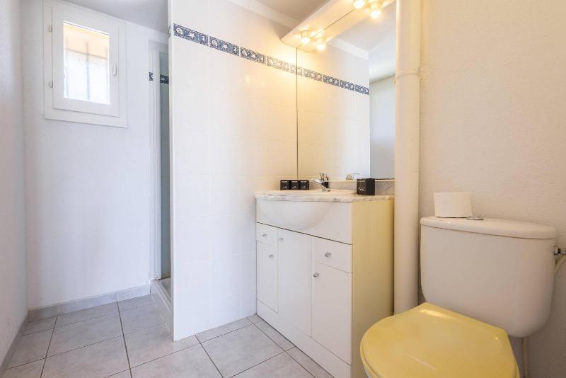 Pavillon pour 4 personnes dans une résidence avec piscine - image 17