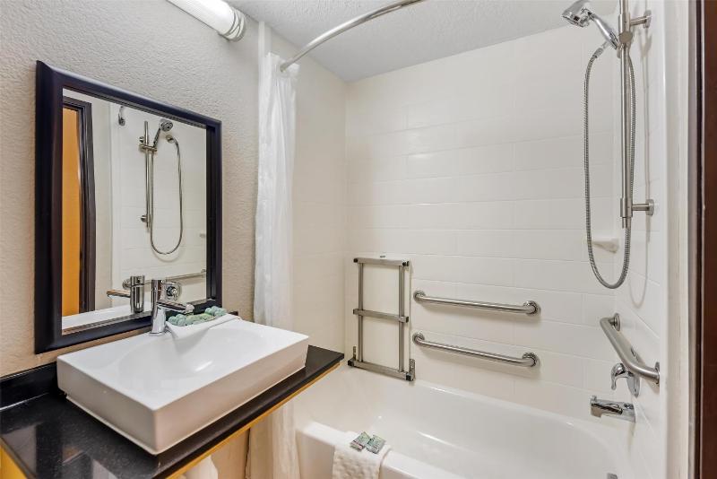 Best Western Alamo Suites - image 5