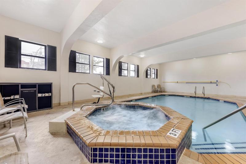 Best Western Alamo Suites - image 8