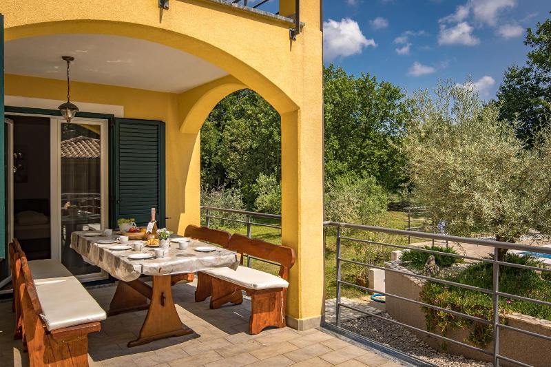 4 BDR Villa Filleona with Pool - Happy Rentals - image 20