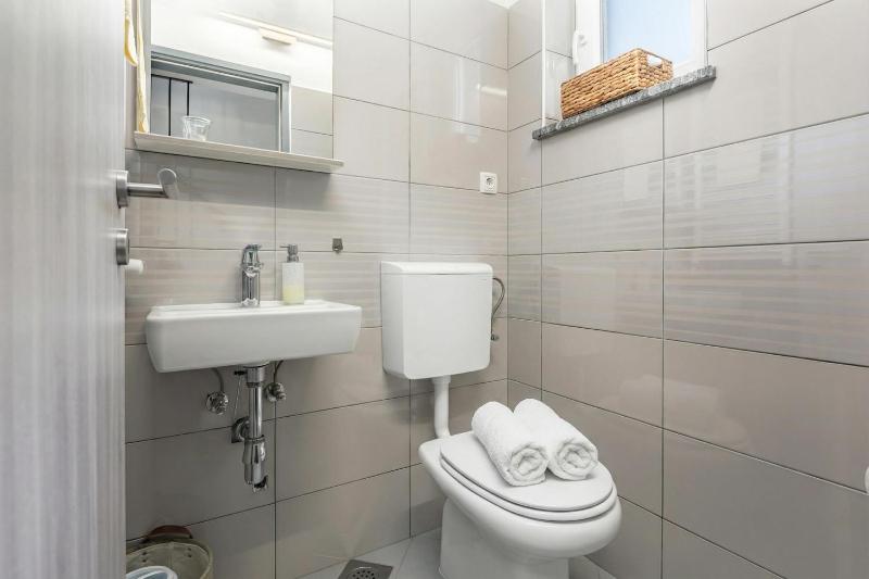 4 BDR Villa Filleona with Pool - Happy Rentals - image 22