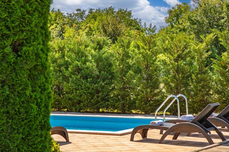 Casa Celeste With Private Pool - Happy Rentals - image 31