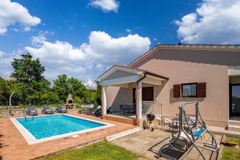 Casa Celeste With Private Pool - Happy Rentals - image 11