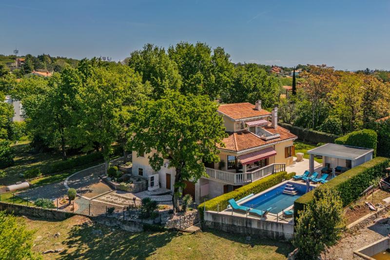 Luxury Pool Villa Rosa Magica - Happy Rentals - image 1