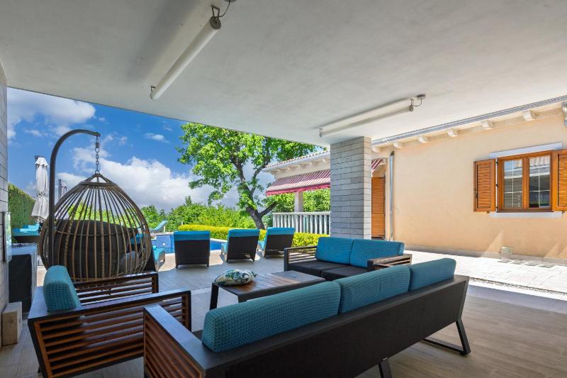 Luxury Pool Villa Rosa Magica - Happy Rentals - image 12