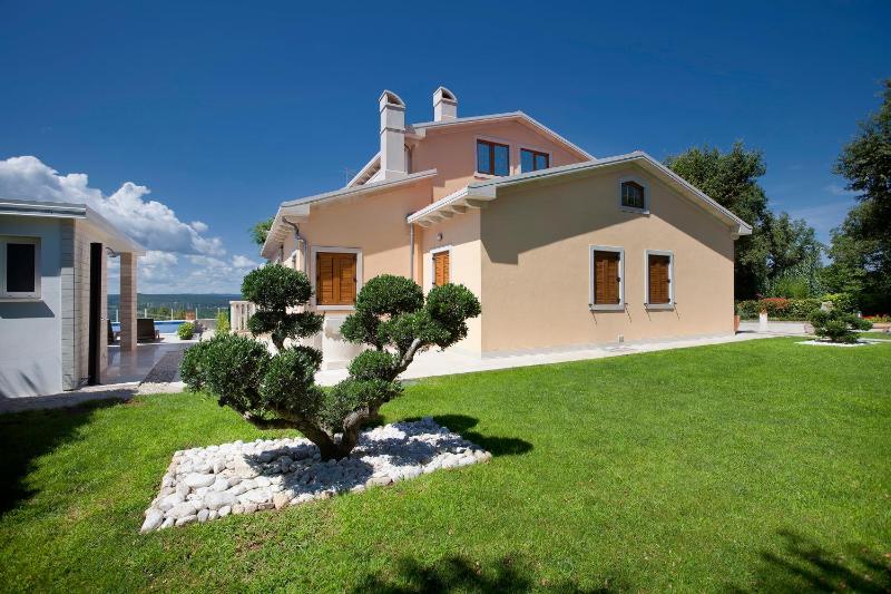Luxury Pool Villa Rosa Magica - Happy Rentals - image 6