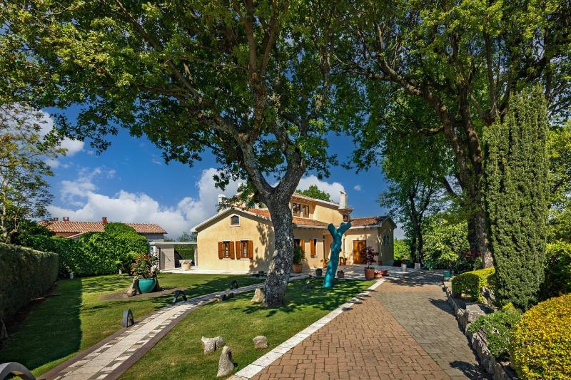 Luxury Pool Villa Rosa Magica - Happy Rentals - image 25