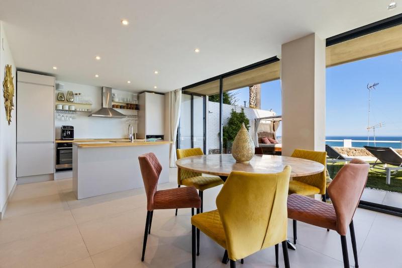 Casa Folimanka 250sqm Garden Duplex with Jacuzzi Sea View & Cinema - image 5