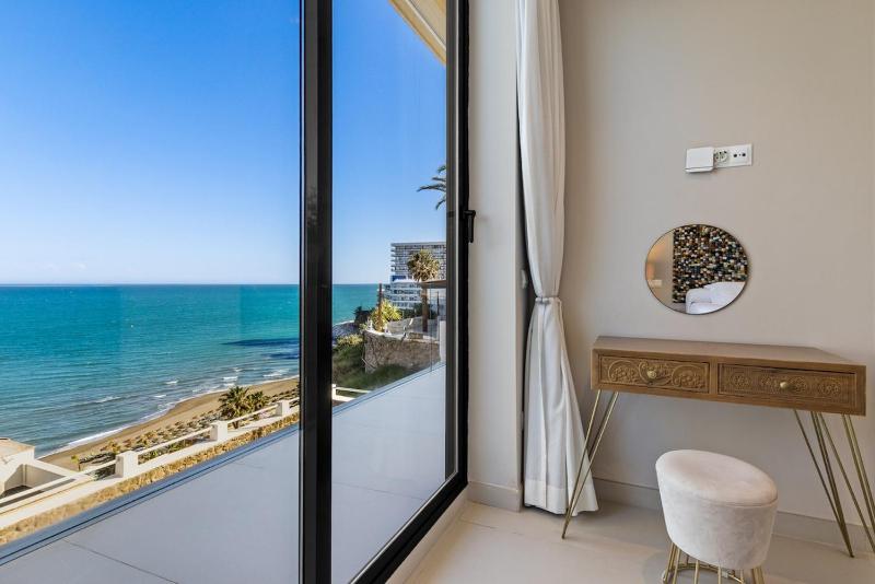 Casa Folimanka 250sqm Garden Duplex with Jacuzzi Sea View & Cinema - image 10