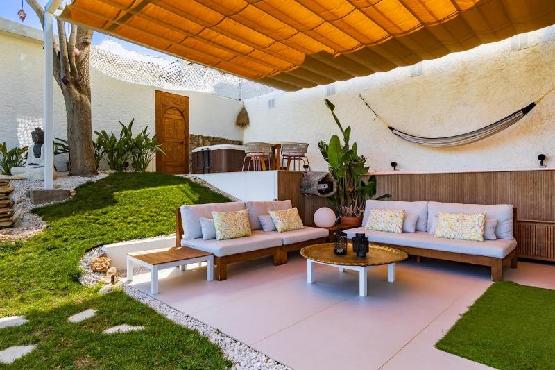 Casa Folimanka 250sqm Garden Duplex with Jacuzzi Sea View & Cinema - image 29
