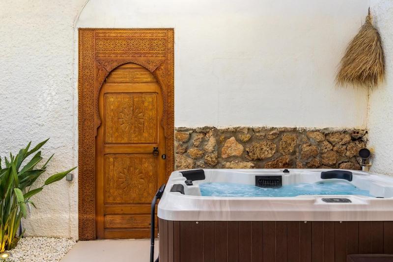 Casa Folimanka 250sqm Garden Duplex with Jacuzzi Sea View & Cinema - image 24