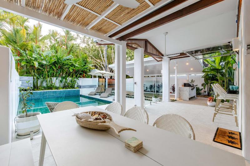 1/48 Garrick Street - Beach House Close to Town - image 1