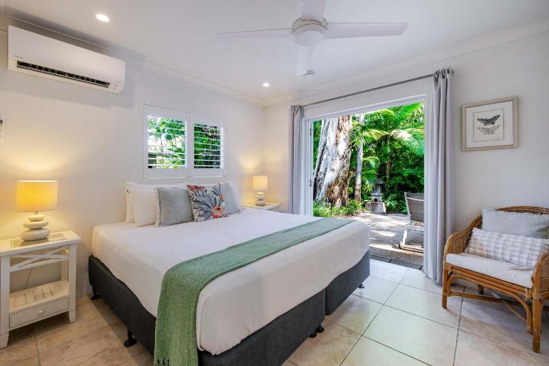 Beachside at 7 Solina Close in Port Douglas - image 6