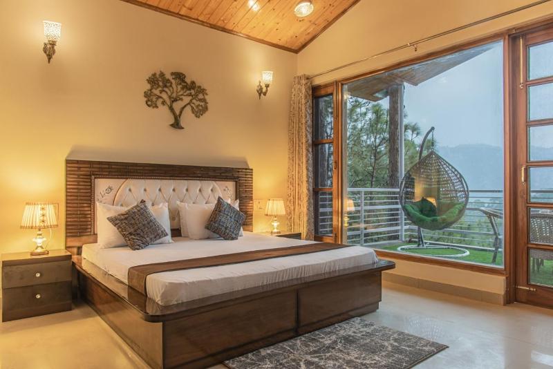The Rajmahal Retreat I Jacuzzi I Vacations l Pet friendly & 3 Bedroom Villa I Family Events I Sky Bonfire I Kasauli By Exotic Stays - image 48