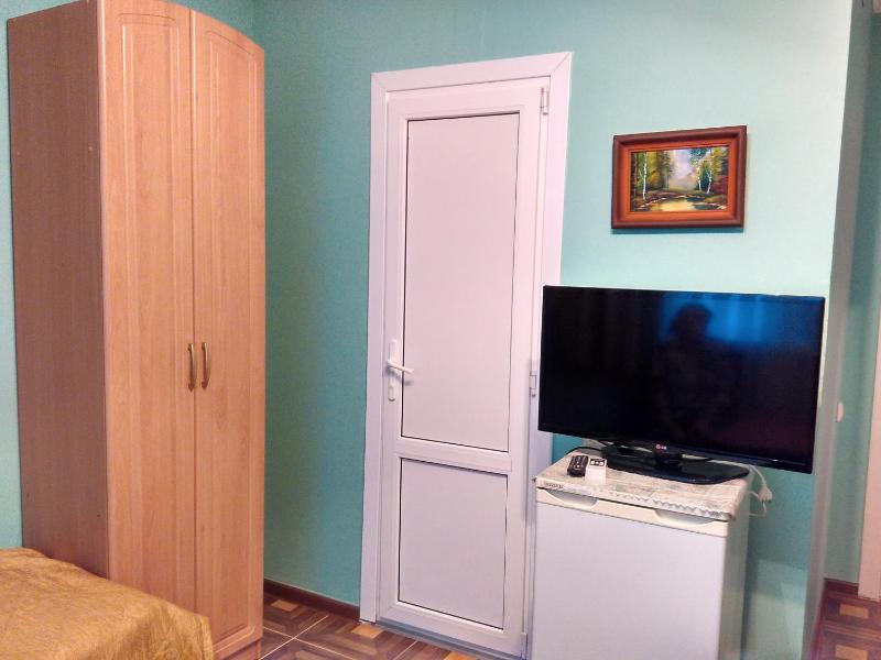Twin Room image 3