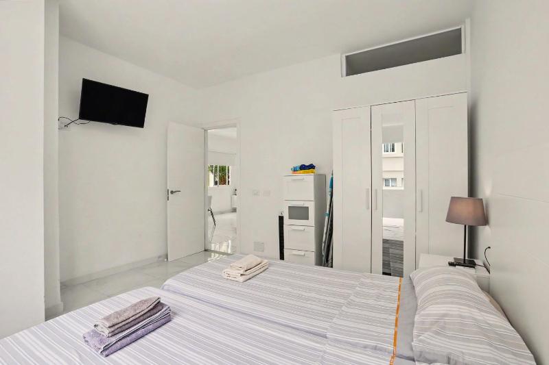 1-bedroom New beach apartment - image 17