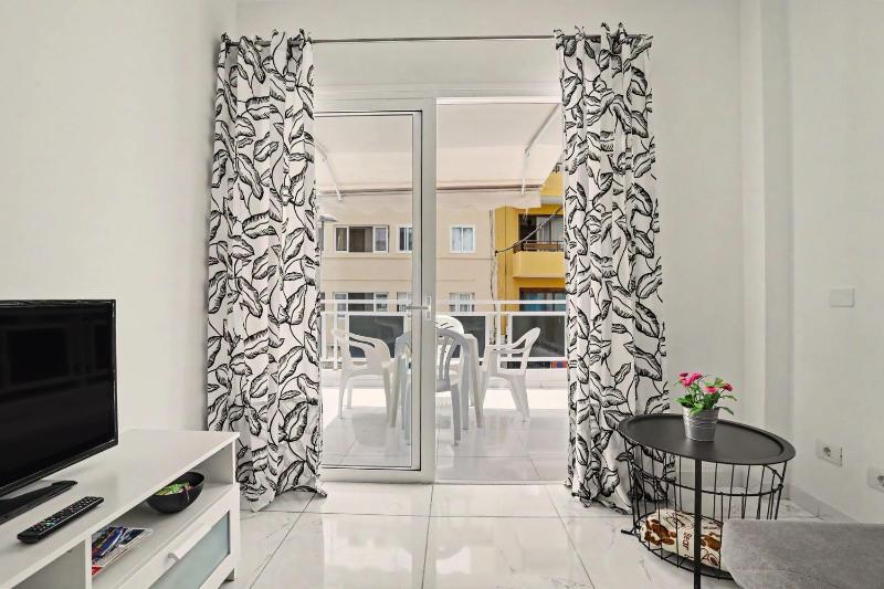 1-bedroom New beach apartment - image 34