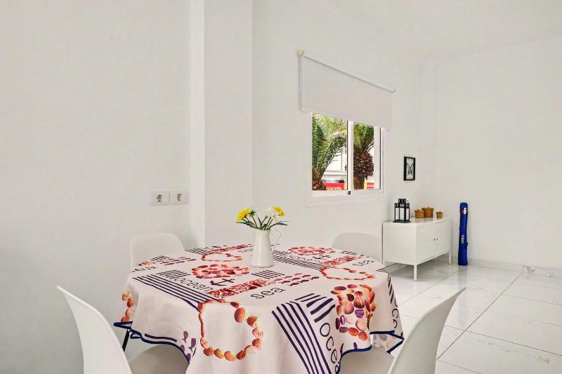 1-bedroom New beach apartment - image 10