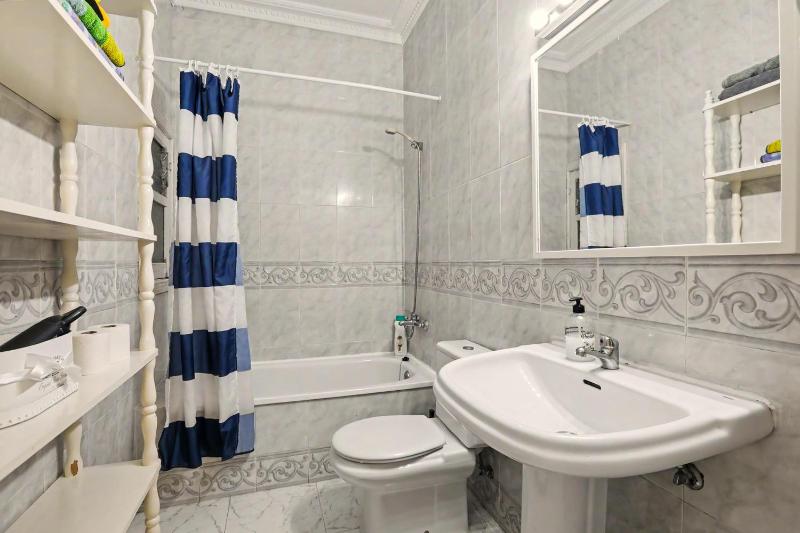 Beach 2-bedroom in Los Cristianos - image 14