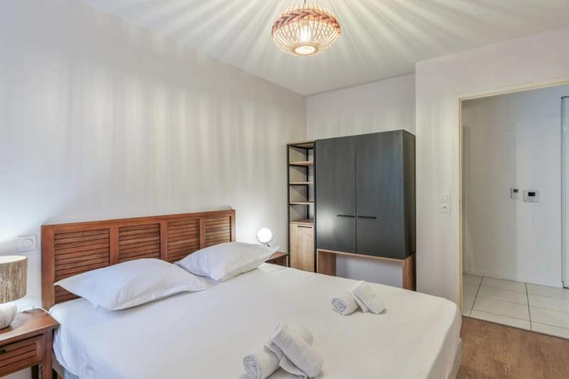Beautiful apartment - near the beach - image 6