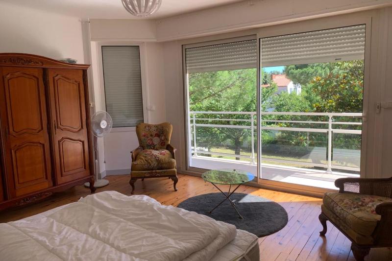 Beautiful 4 room apartment in La Rochelle - image 12