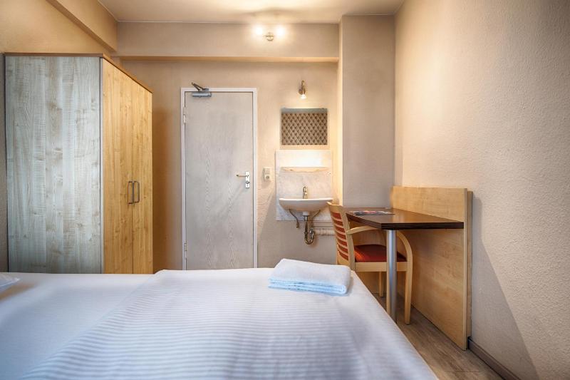 enjoy hostel Berlin City West - image 2