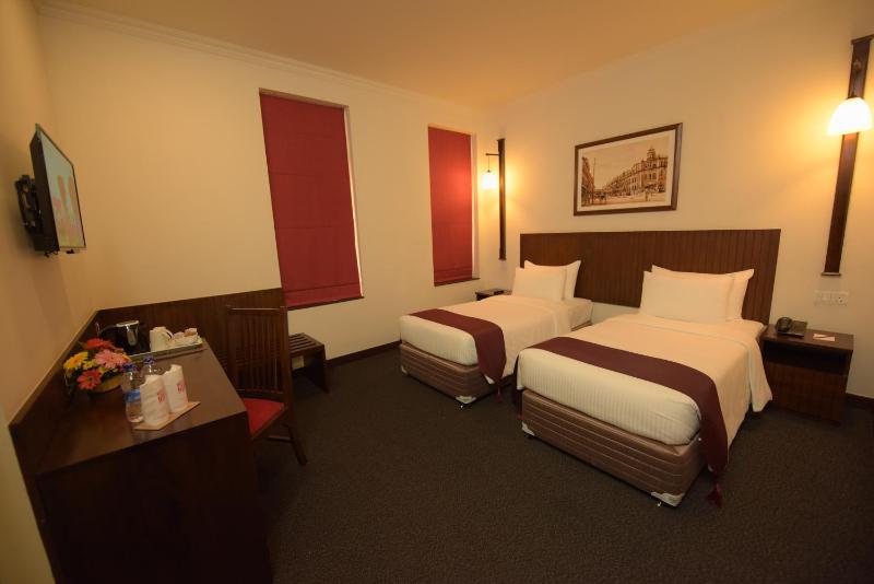 Standard Double Room image 3