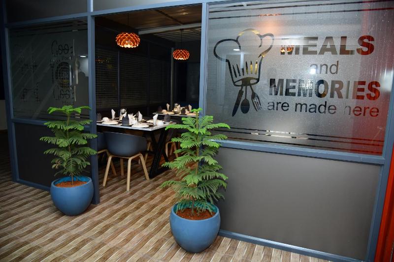 Deluxe AC Room in 4BHK Corporate service Aparment Manyata Tech Park - image 13