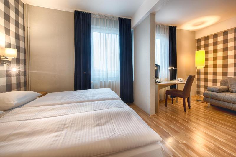 Comfort Triple Room image 4