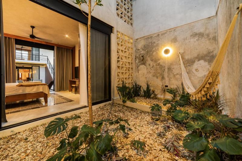 Design Retreat with Pool in Centro Merida Santiago - image 7