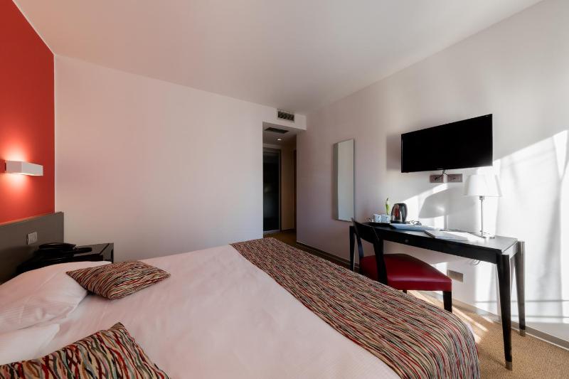 Double or Twin Room image 3