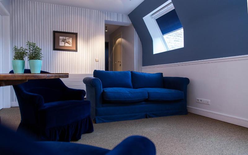 Luxury Suite image 3