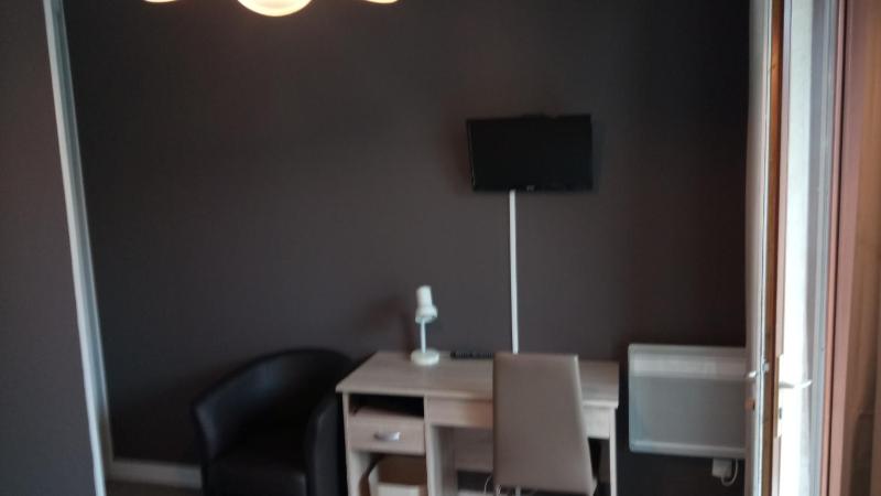 Double Room image 3