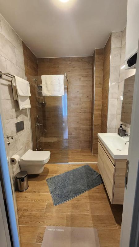 PMTR BAR Luxury Sea View 2BR Apartment Modern Pool Parking - image 6