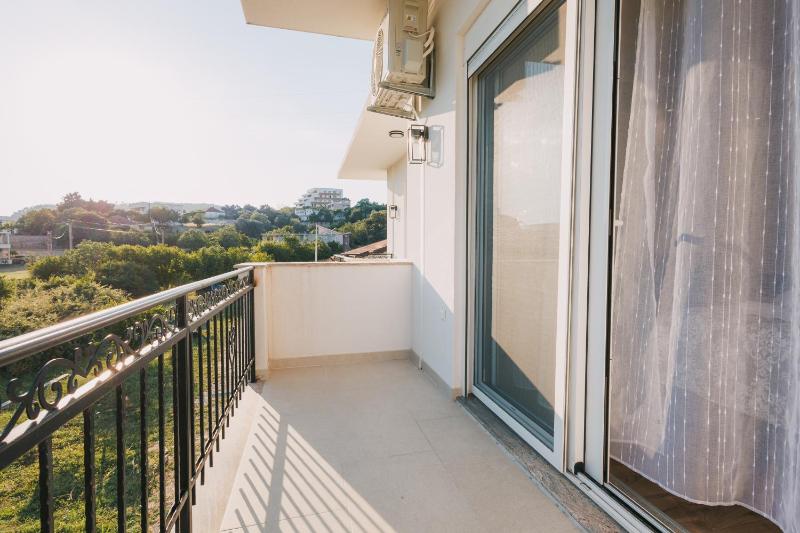 Dëshira Apartments - image 3
