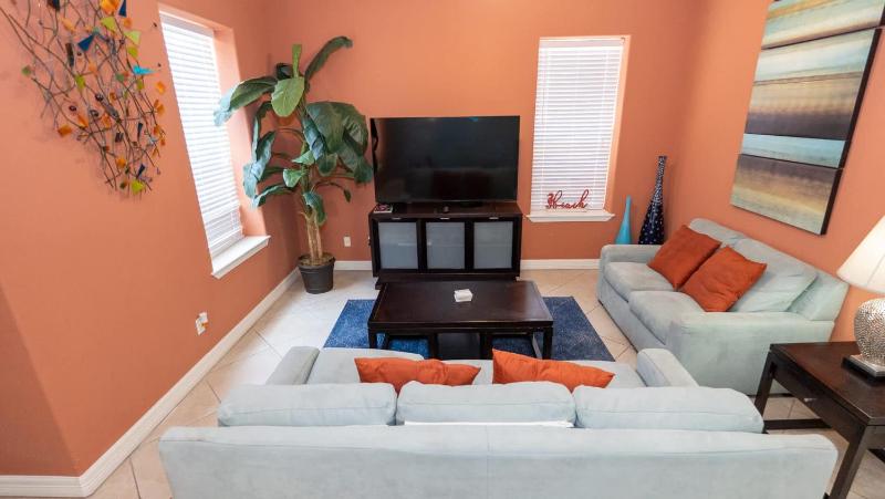 2BR Pool 200 Steps to Beach High Ceilings SPI apts - image 26