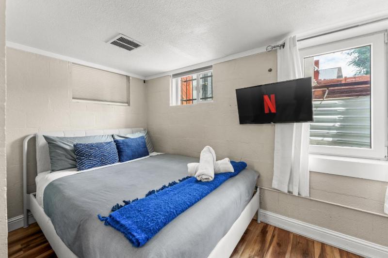 Guest Suite I 2Bd I Kitchenette I 5 star Location - image 8