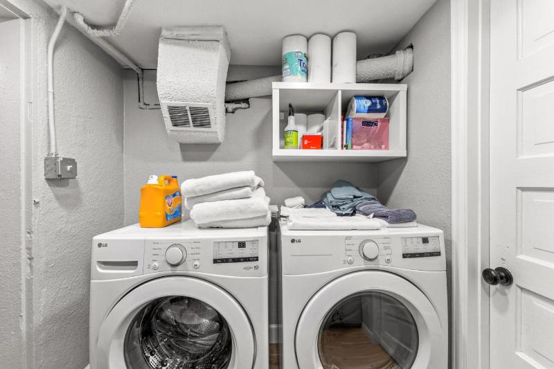 Guest Suite I 2Bd I Kitchenette I 5 star Location - image 3