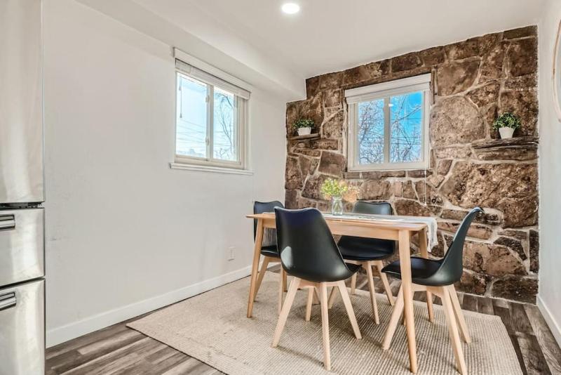 Sleeps 10 I Denver I Red Rocks I Tennyson I Pets - image 16