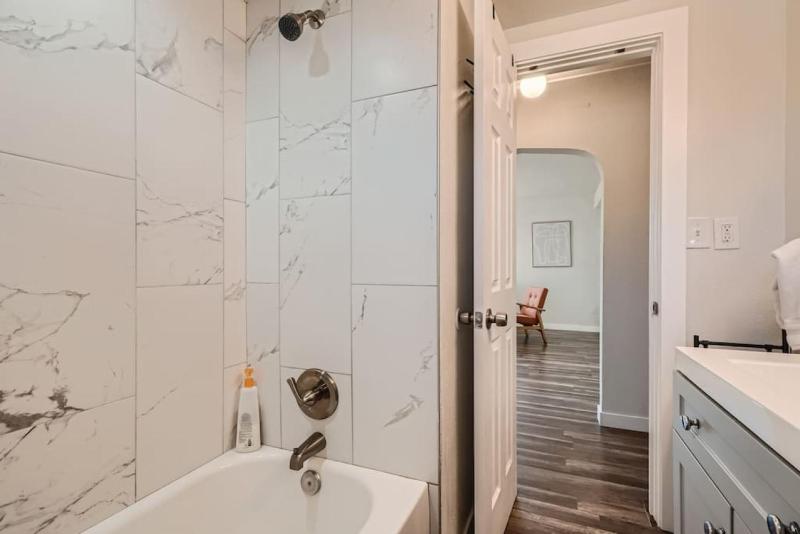 Sleeps 10 I Denver I Red Rocks I Tennyson I Pets - image 26