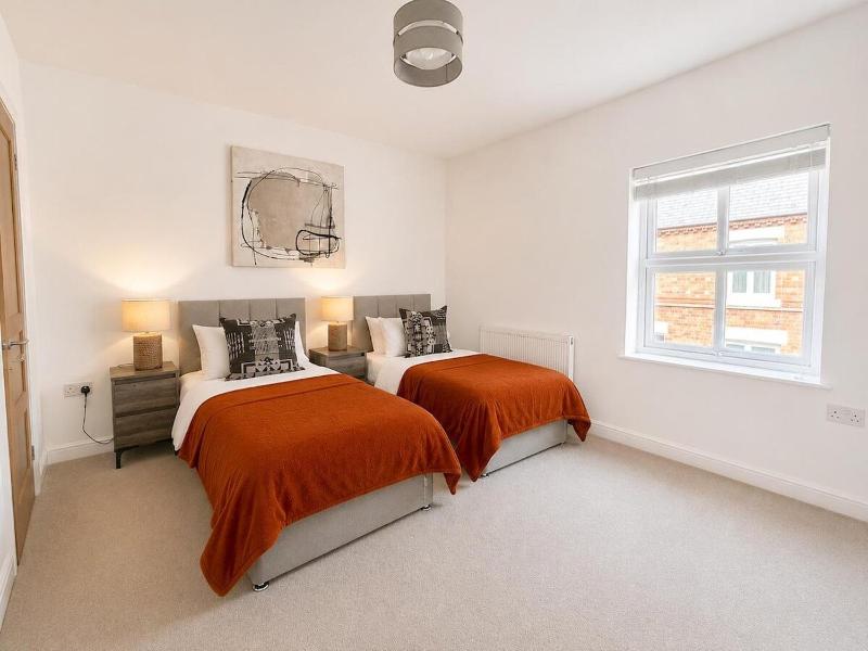 The Urban Nest - Central Stay for 4 - image 9