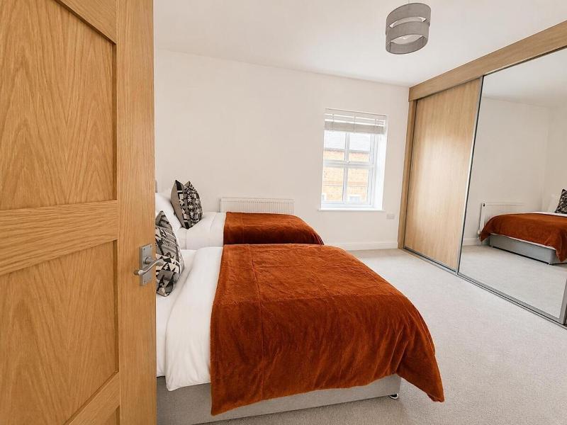 The Urban Nest - Central Stay for 4 - image 11