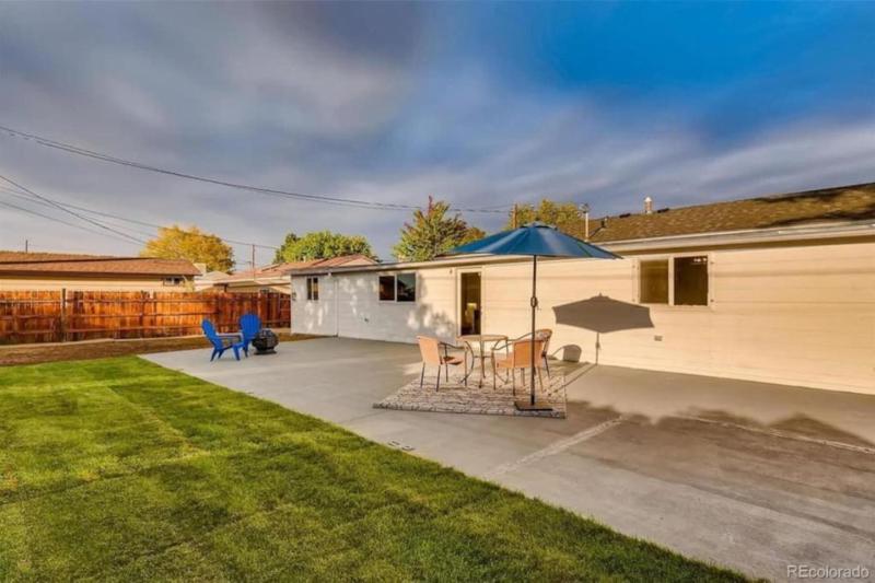 Cozy 2bd 10 min to Downtown Denver Fast Wifi - image 10