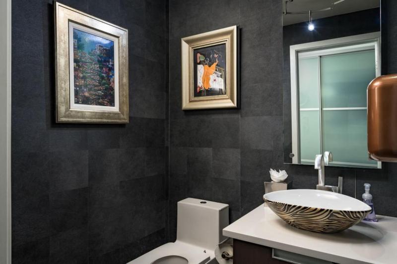 Skyline House Eco Efficient Luxury Home - image 9