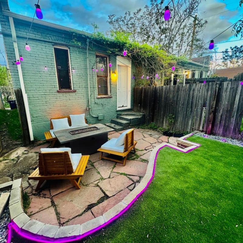 Baker St Abode Mins to Downtown Walkable - image 12